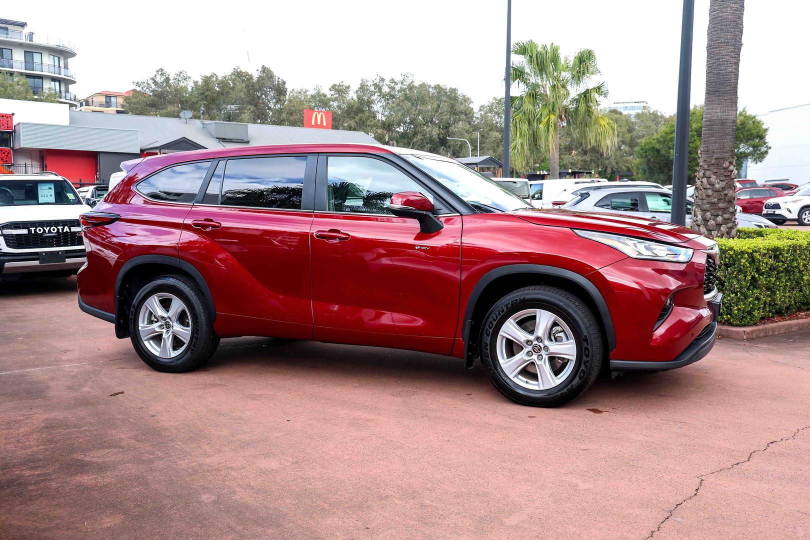 2025 Toyota Kluger GX AWD in Red