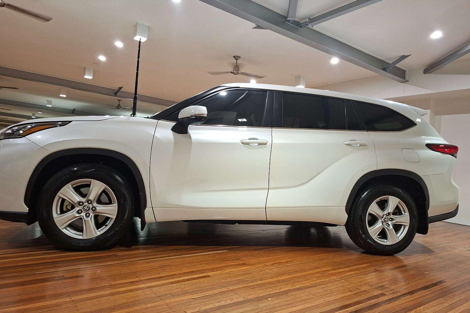 2023 Toyota Kluger GX in White