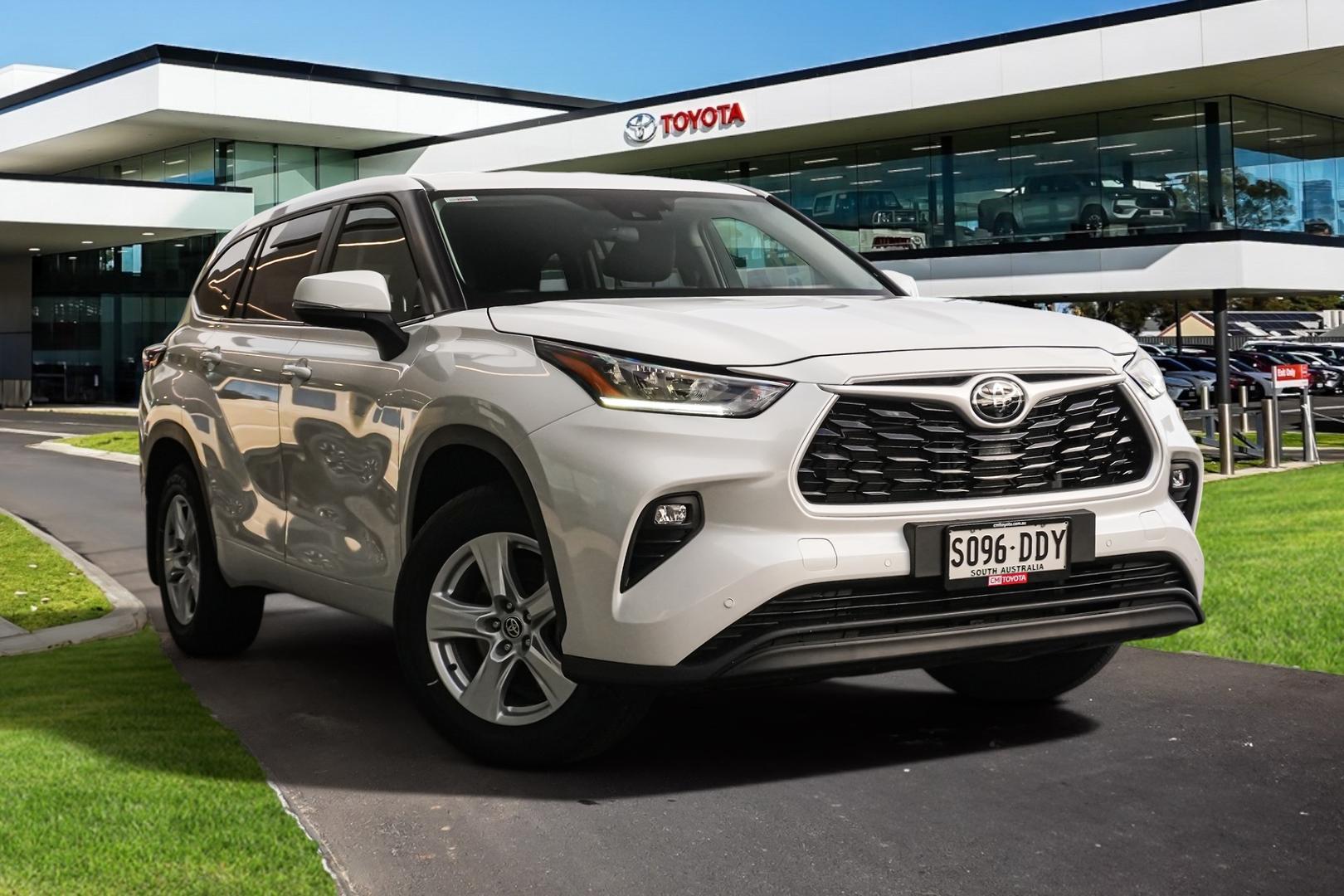 2024 Toyota Kluger GX in White
