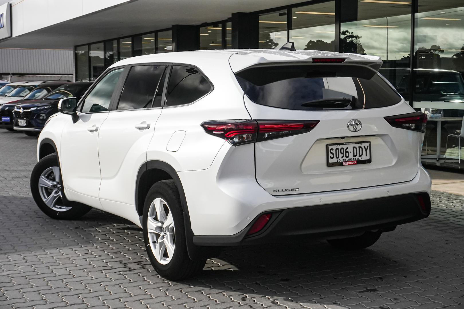 2024 Toyota Kluger GX in White