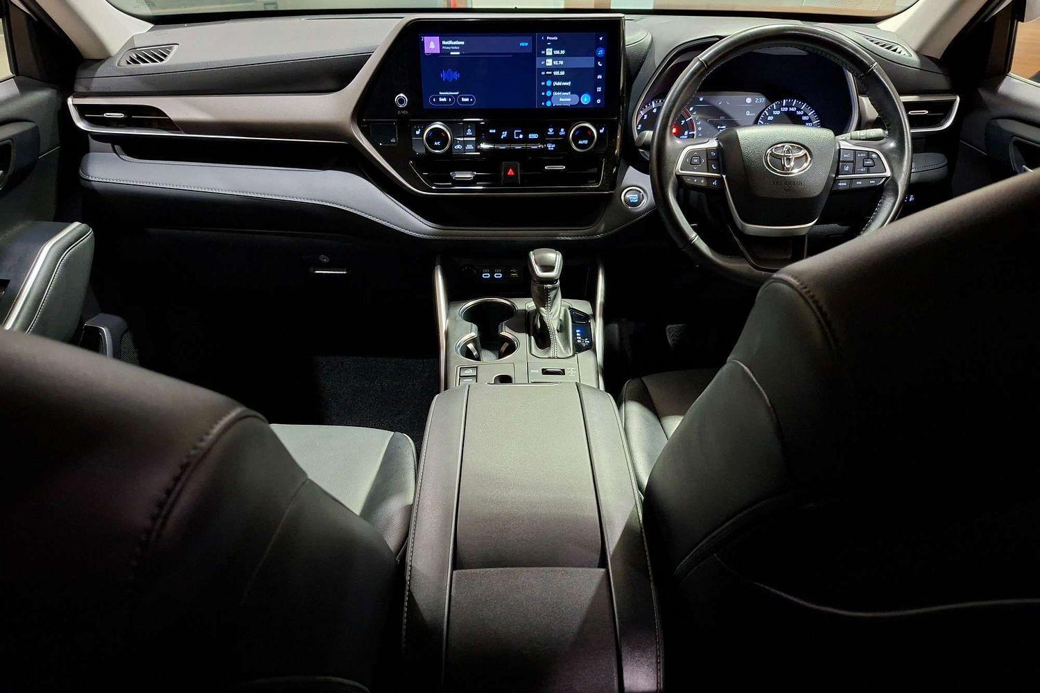 2022 Toyota Kluger GXL in White