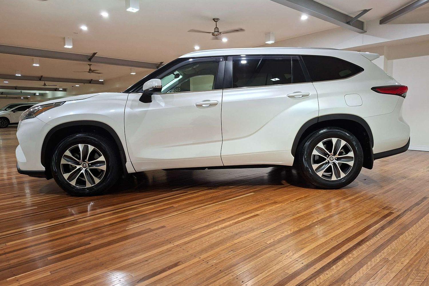 2022 Toyota Kluger GXL in White