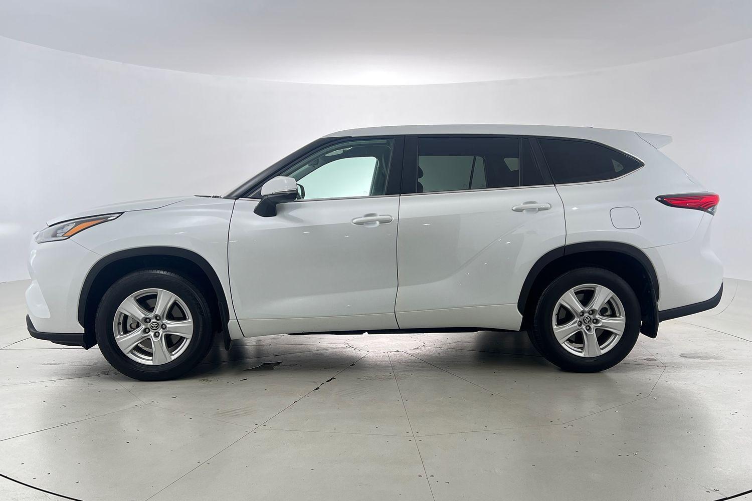 2023 Toyota Kluger GX AWD in White