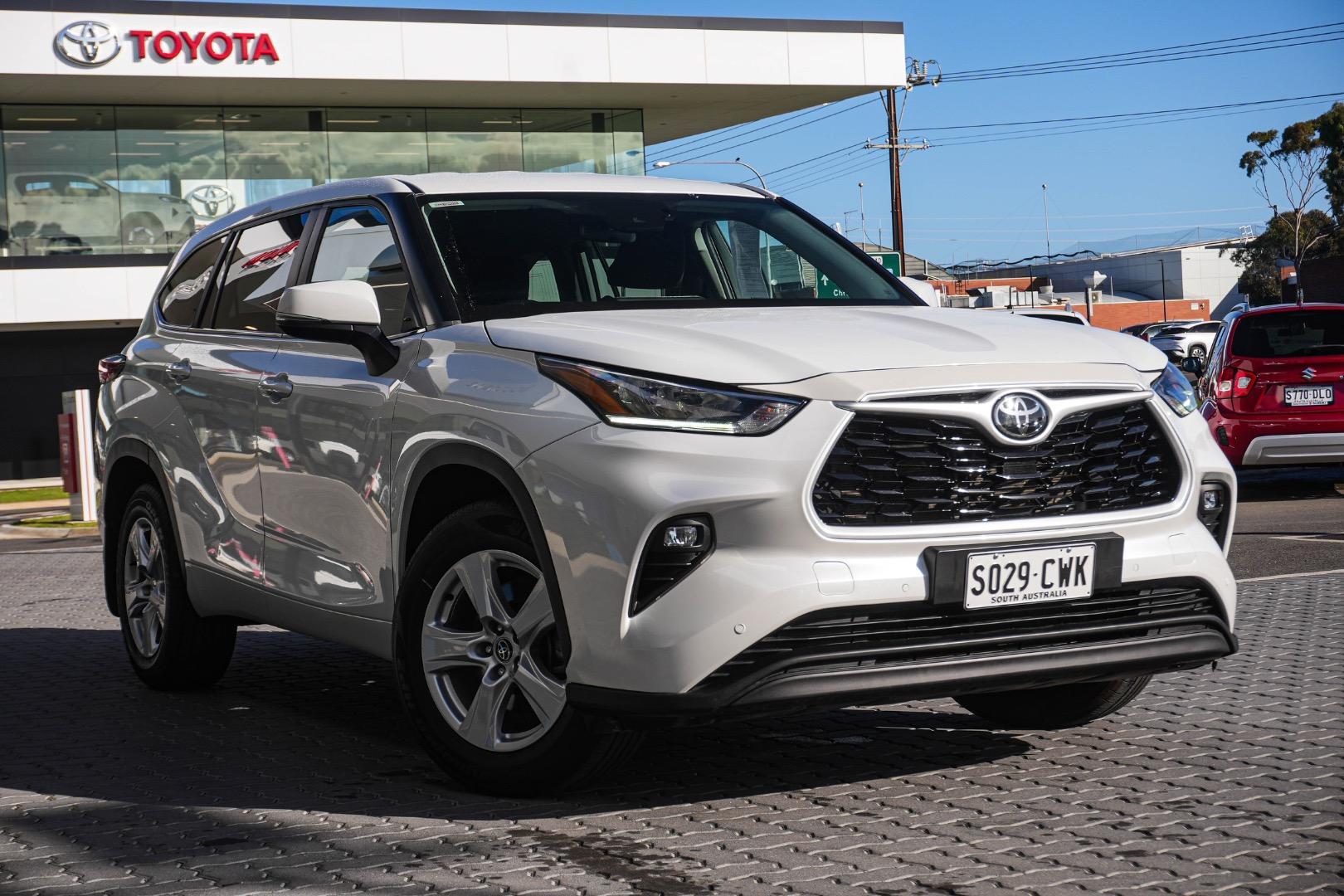 2023 Toyota Kluger GX AWD in White