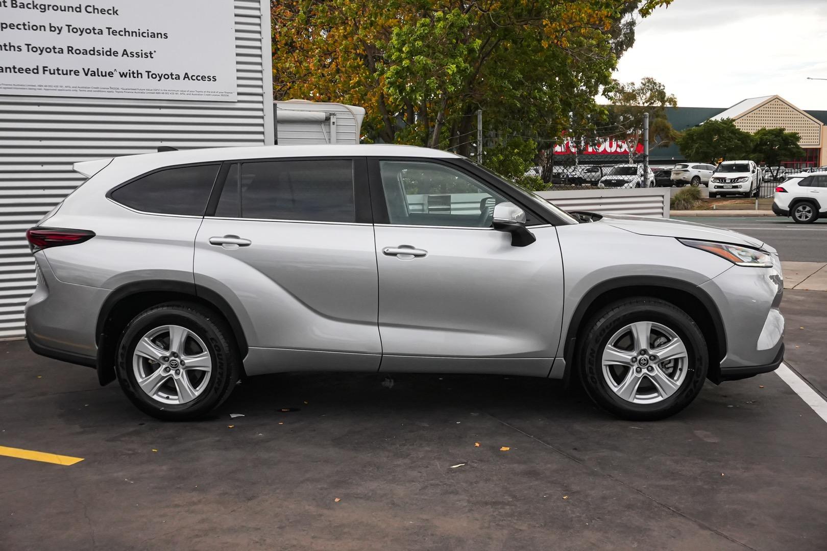 2024 Toyota Kluger GX in Silver