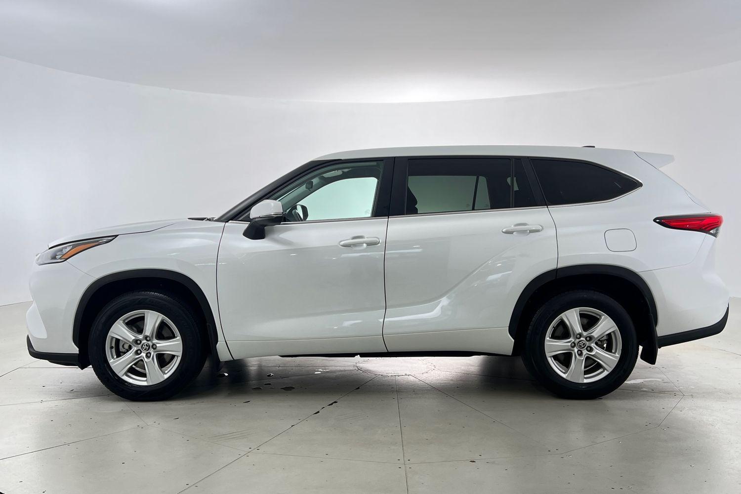 2023 Toyota Kluger GX AWD in White