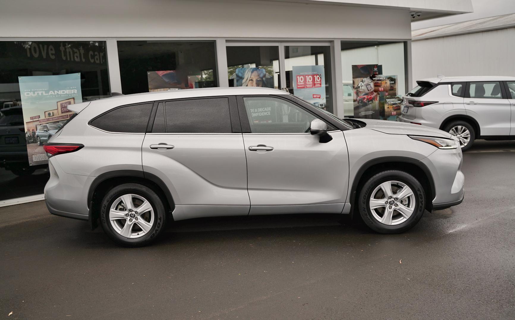 2022 Toyota Kluger GX in Silver