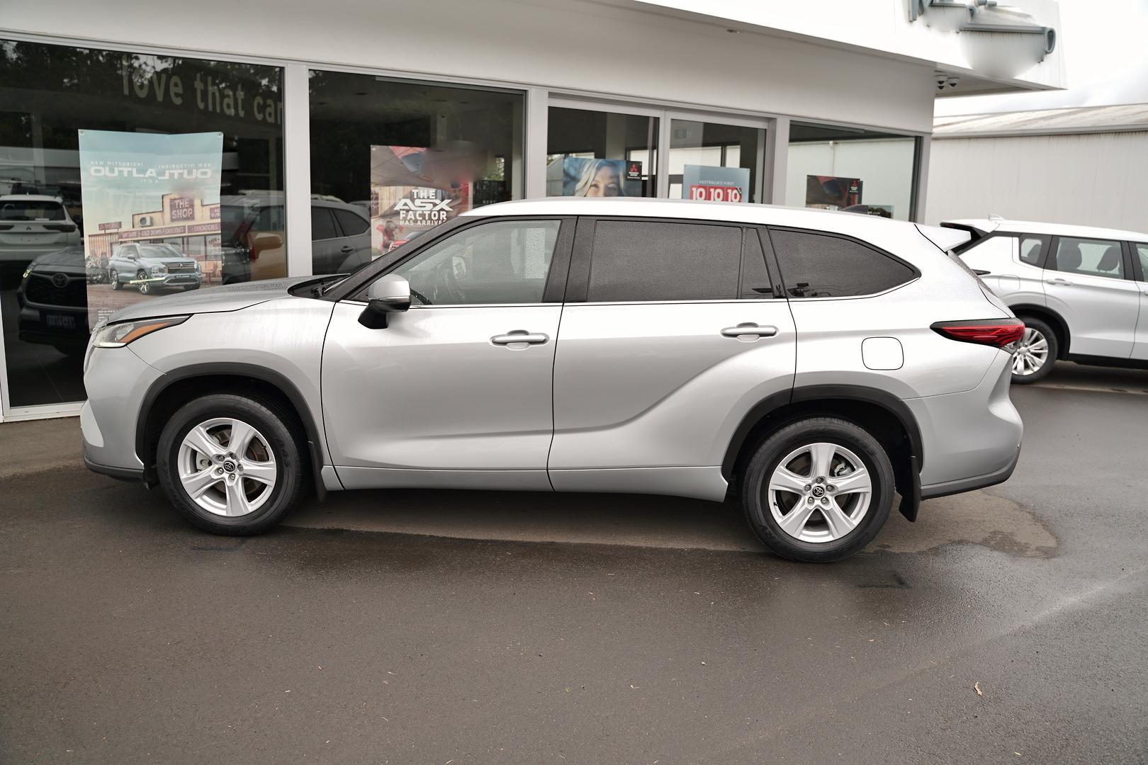 2022 Toyota Kluger GX in Silver
