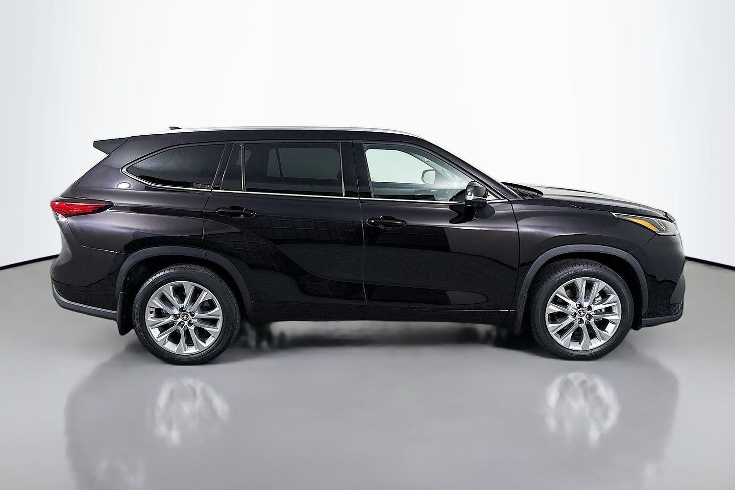 2022 Toyota Kluger Grande in Brown