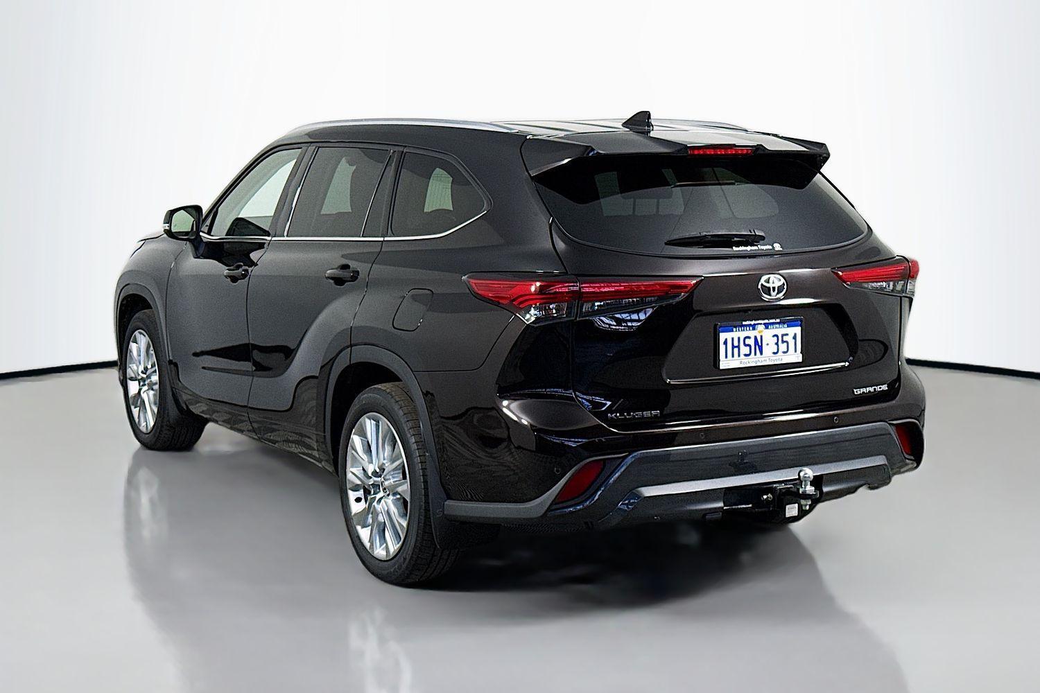2022 Toyota Kluger Grande in Brown
