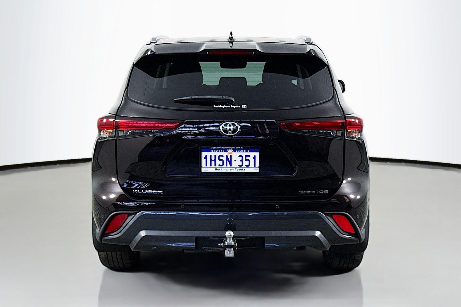 2022 Toyota Kluger Grande in Brown