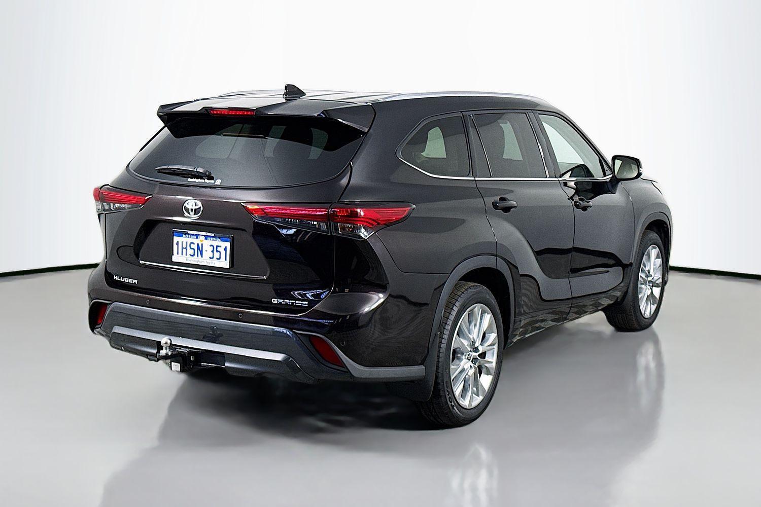 2022 Toyota Kluger Grande in Brown