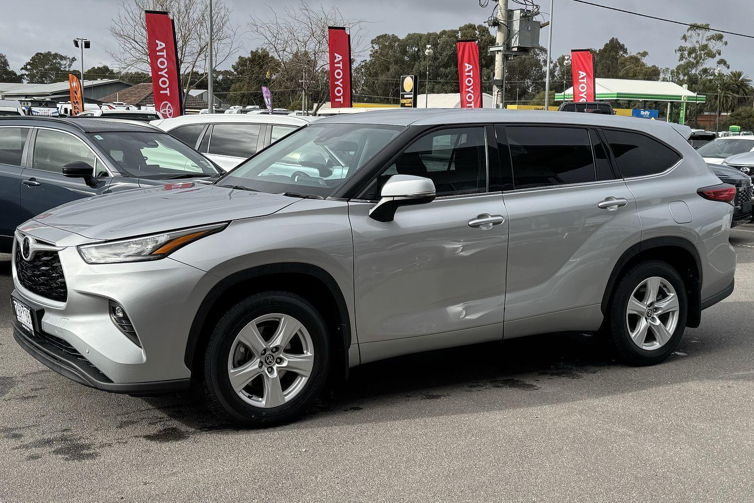 2022 Toyota Kluger GX AWD in Silver