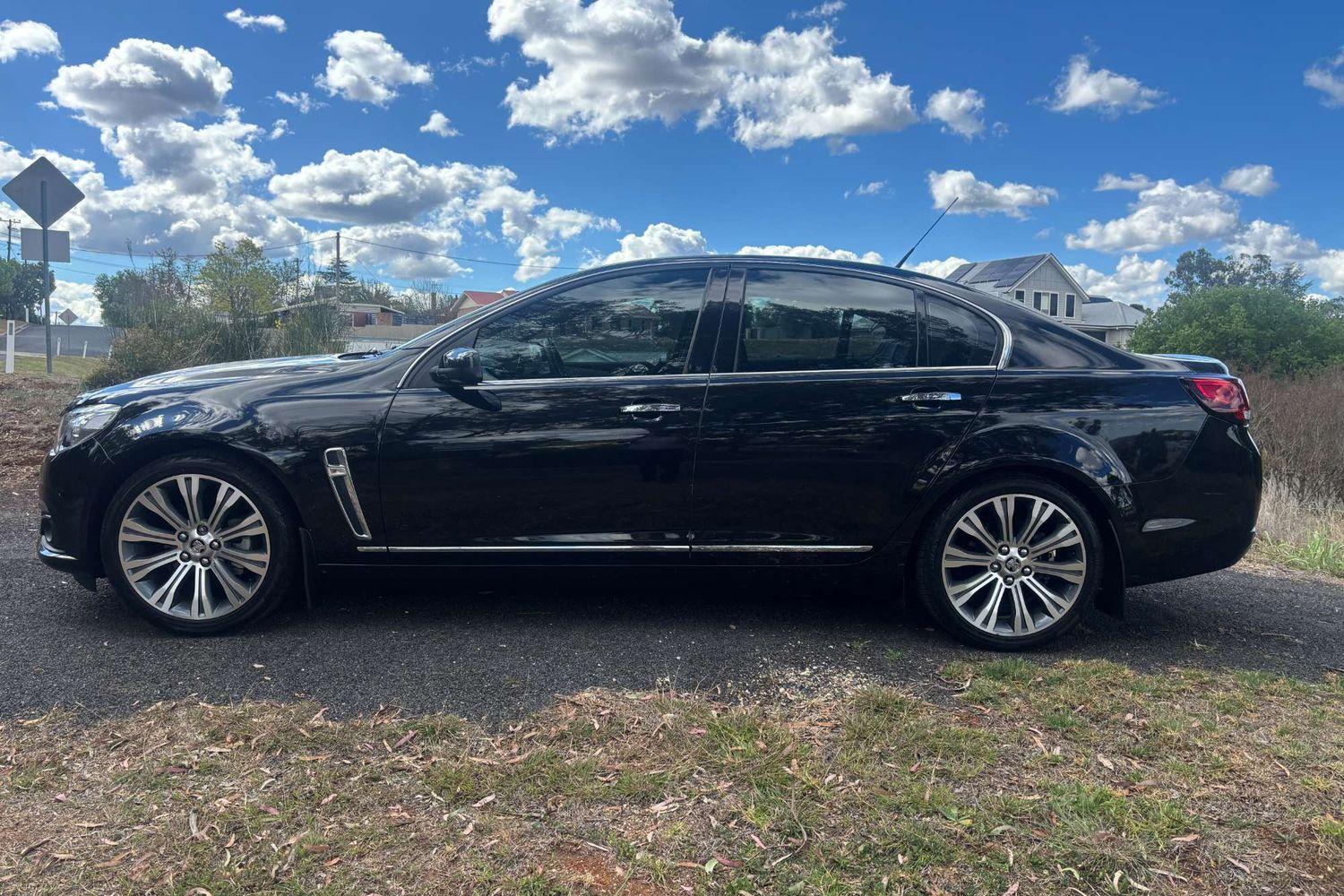 2014 Holden Calais V in Phantom Gray