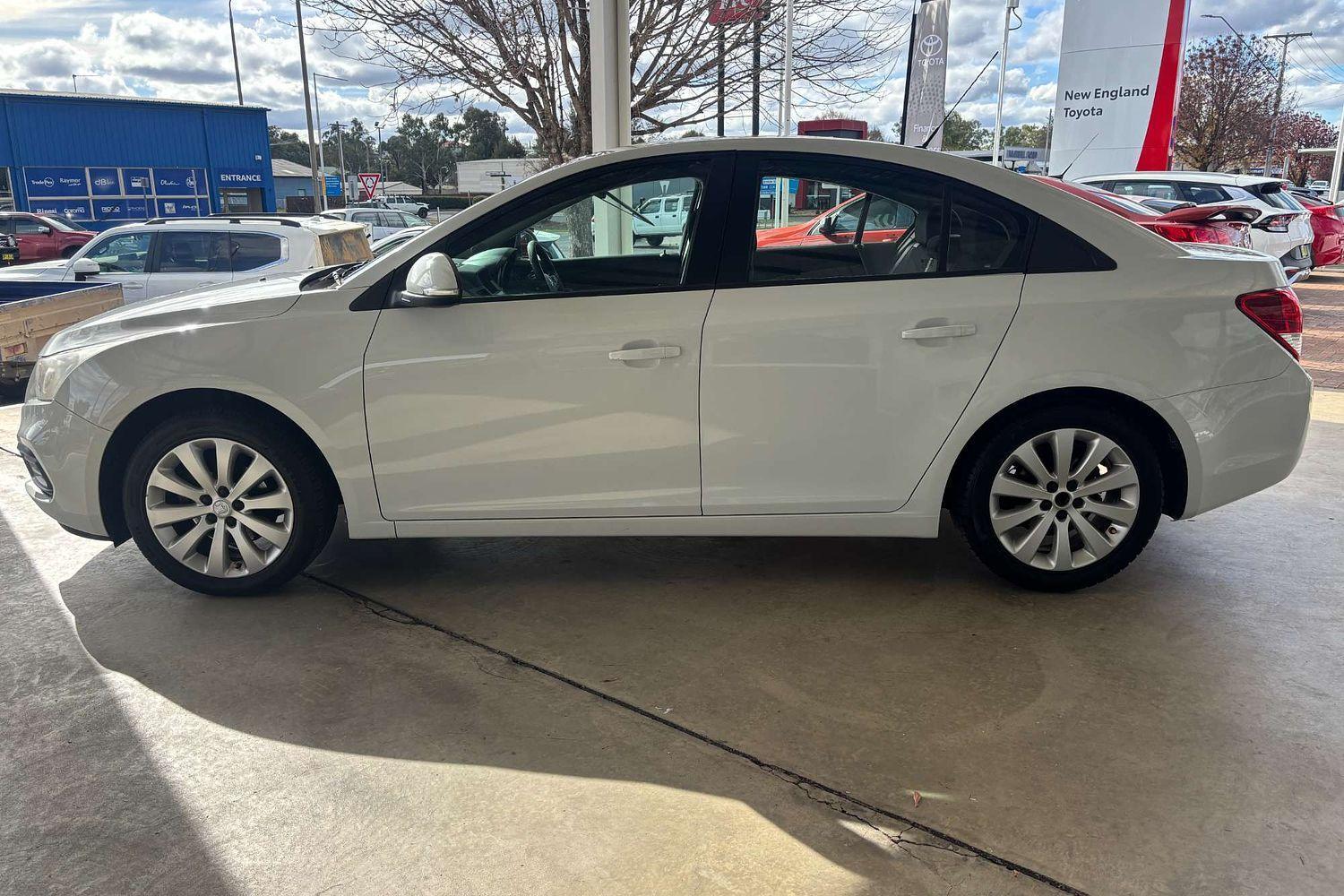 2016 Holden Cruze Equipe in Heron White