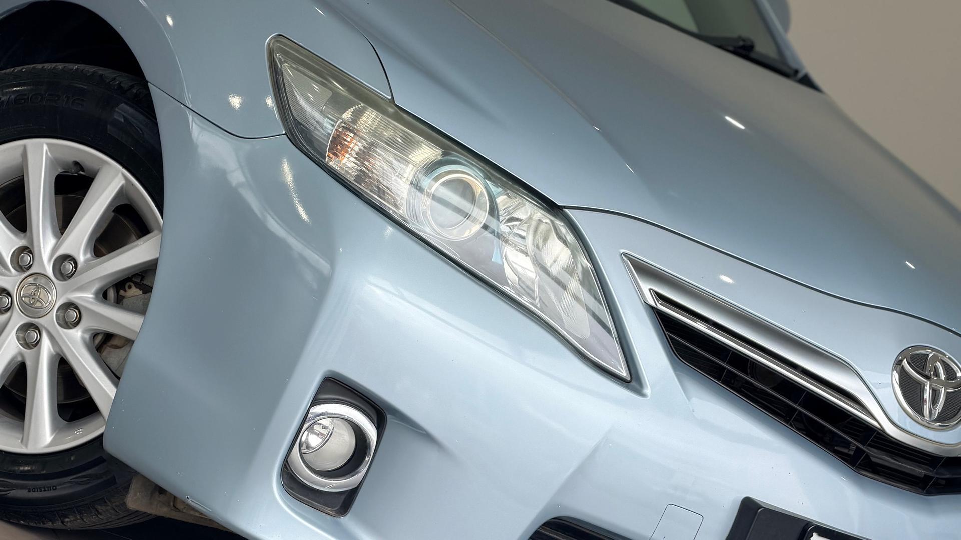 2010 Toyota Camry Hybrid in Blue