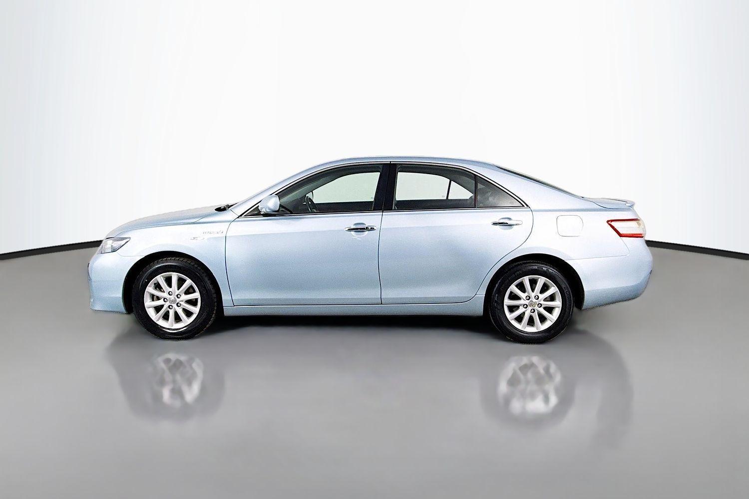 2011 Toyota Camry Hybrid L2 in Blue