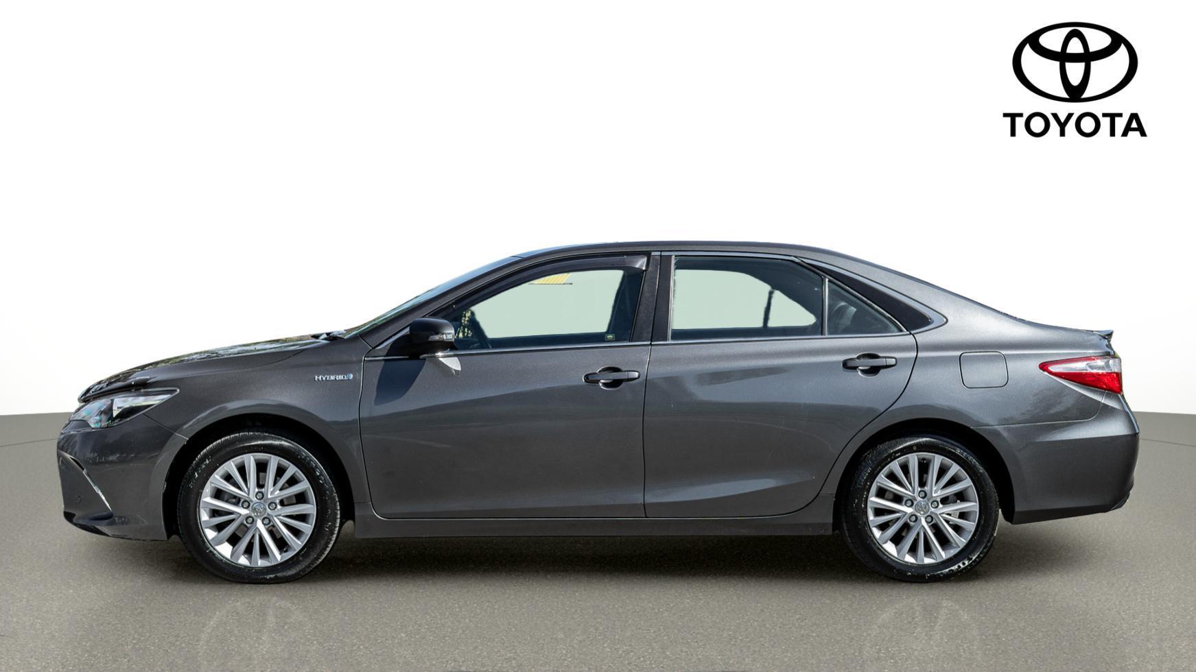2015 Toyota Camry Hybrid Atara SL in Silver