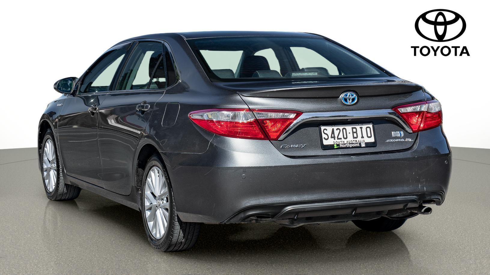 2015 Toyota Camry Hybrid Atara SL in Silver