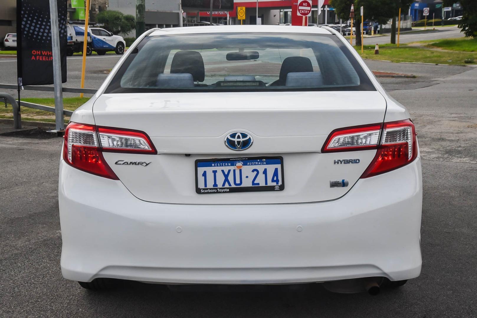 2014 Toyota Camry L1 in White