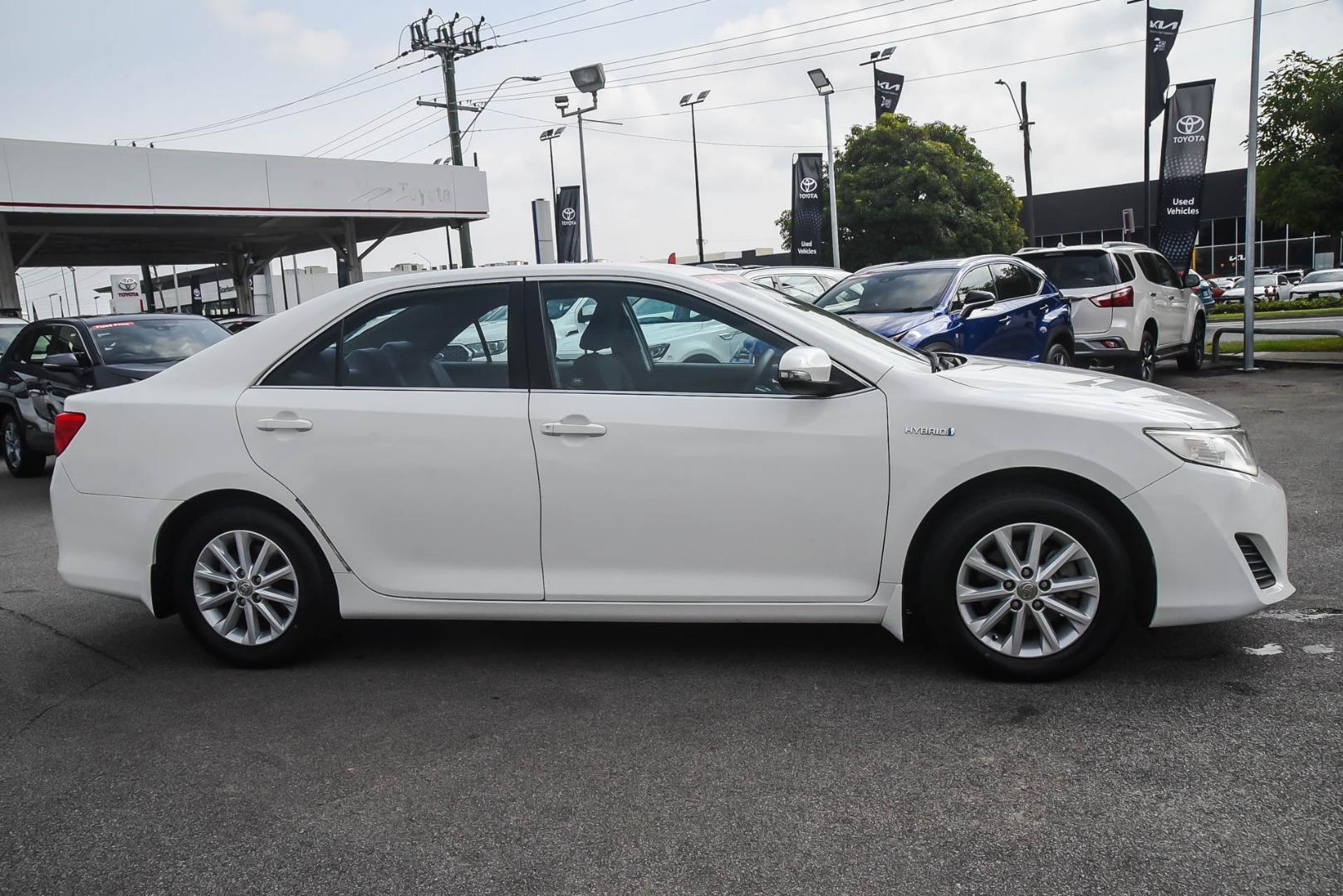 2014 Toyota Camry L1 in White