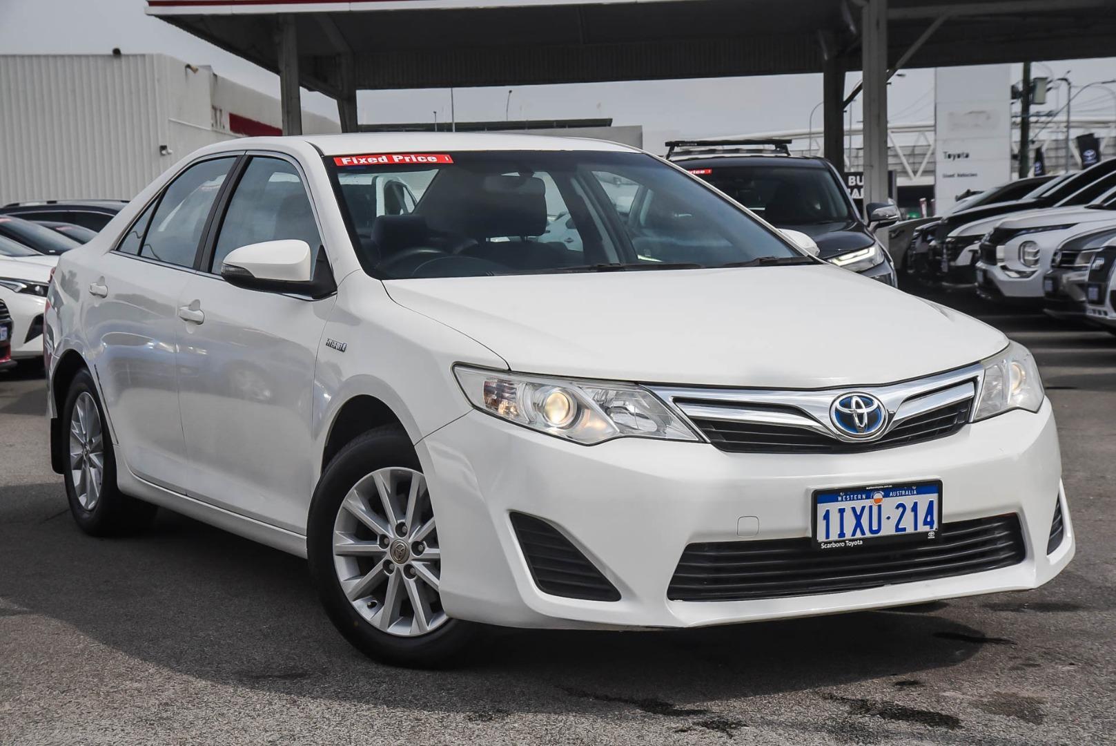 2014 Toyota Camry L1 in White