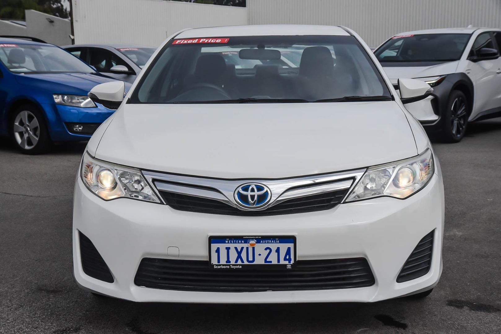 2014 Toyota Camry L1 in White