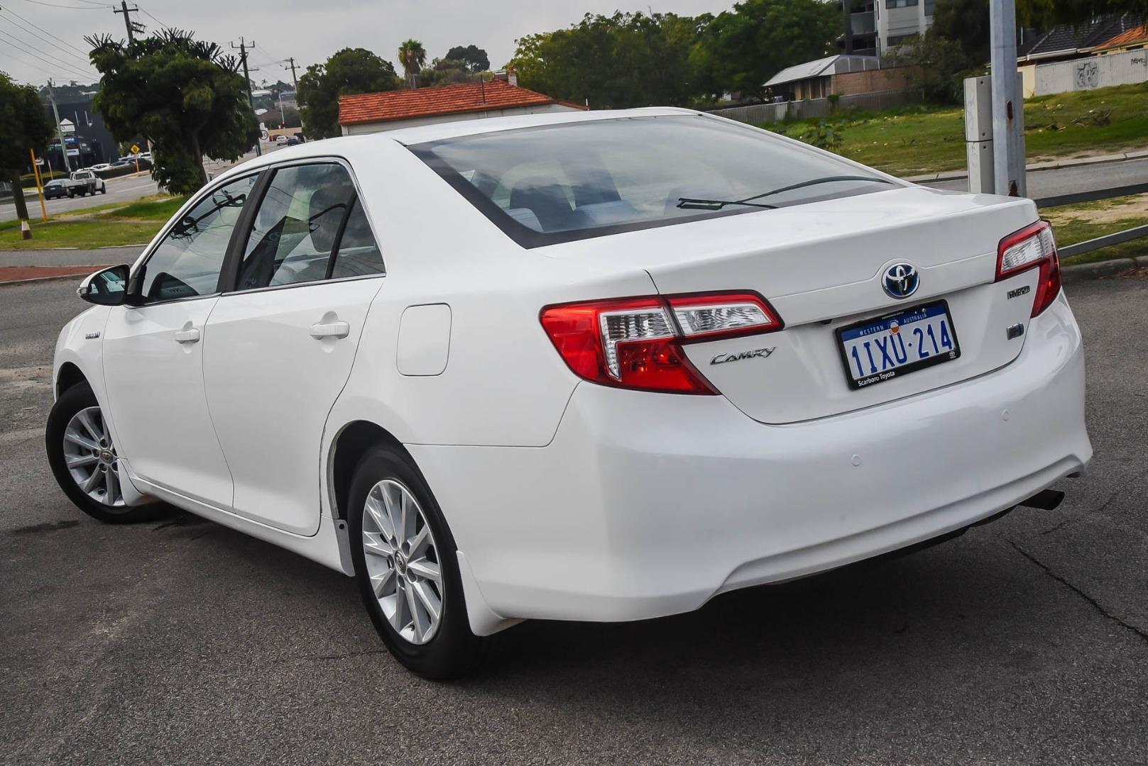 2014 Toyota Camry L1 in White