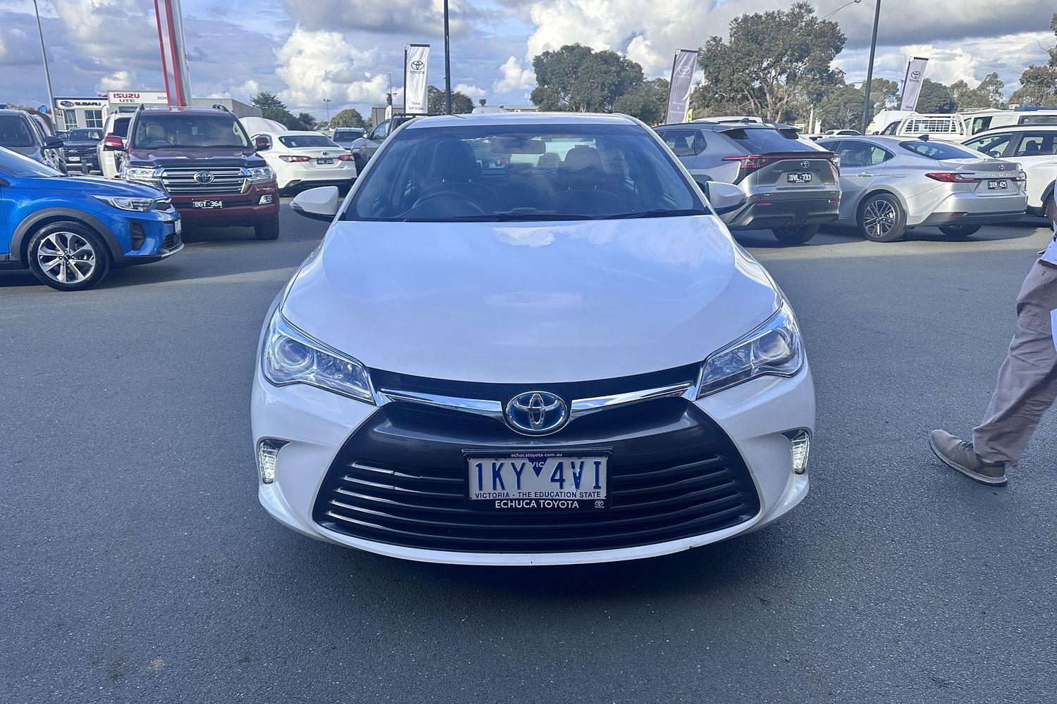 2017 Toyota Camry Hybrid Altise in White