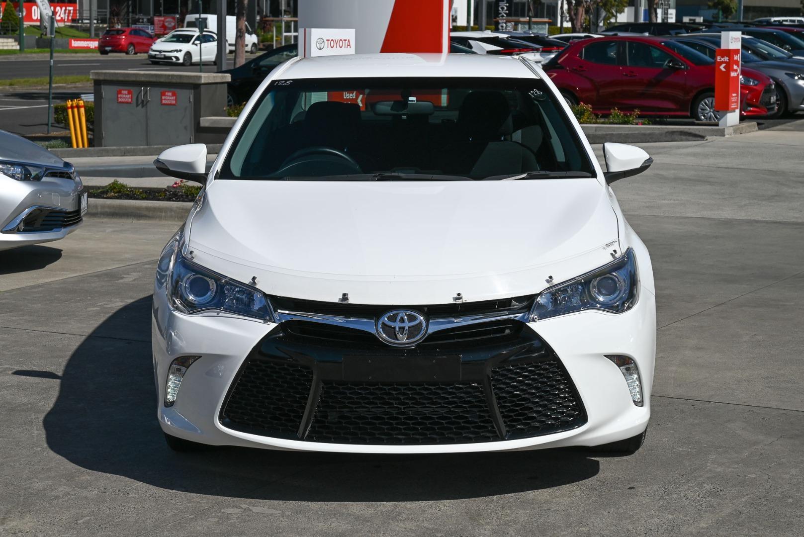2016 Toyota Camry Atara S in White
