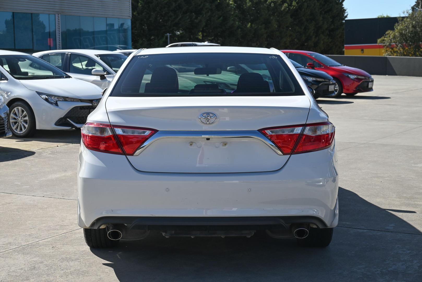 2016 Toyota Camry Atara S in White