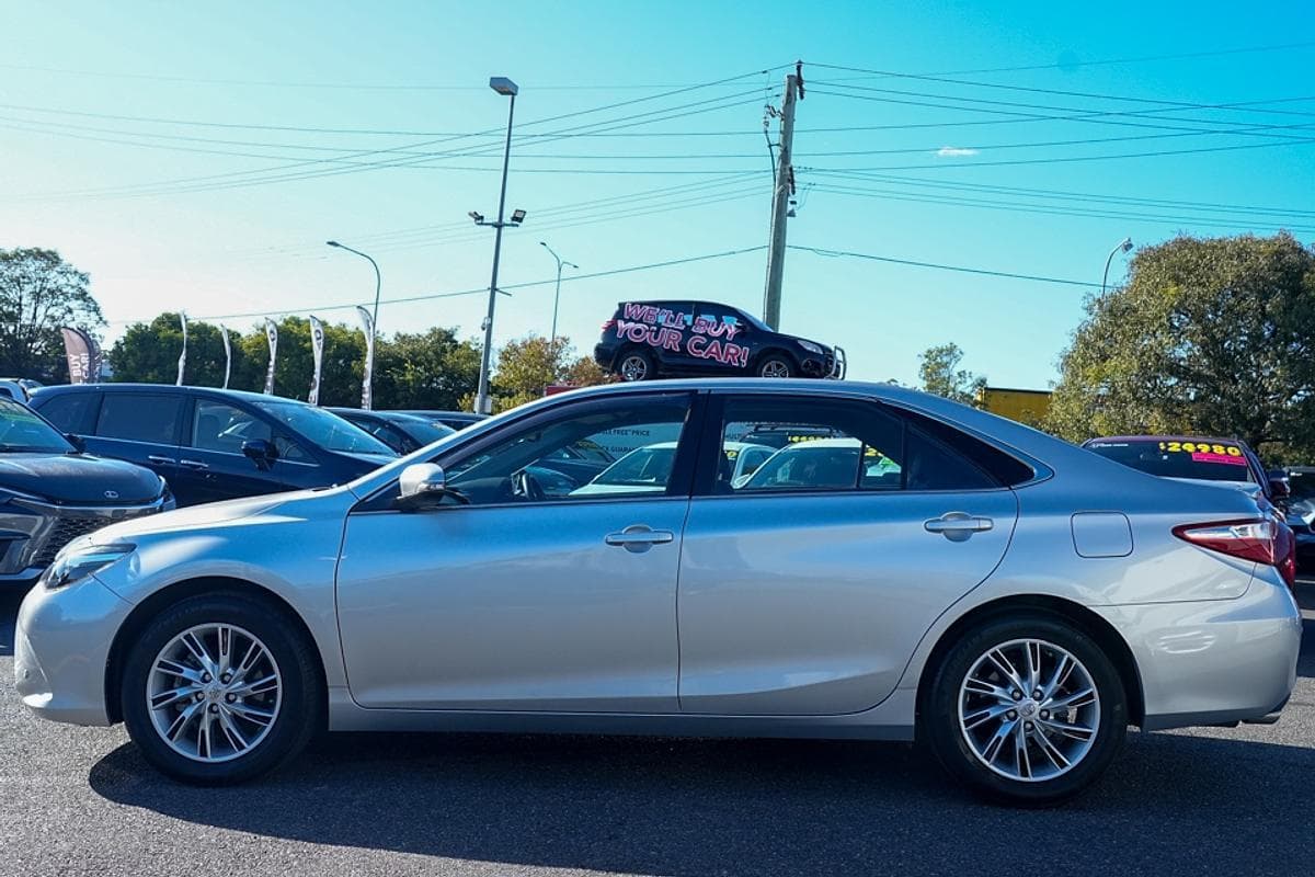 2016 Toyota Camry Atara SL in Silver