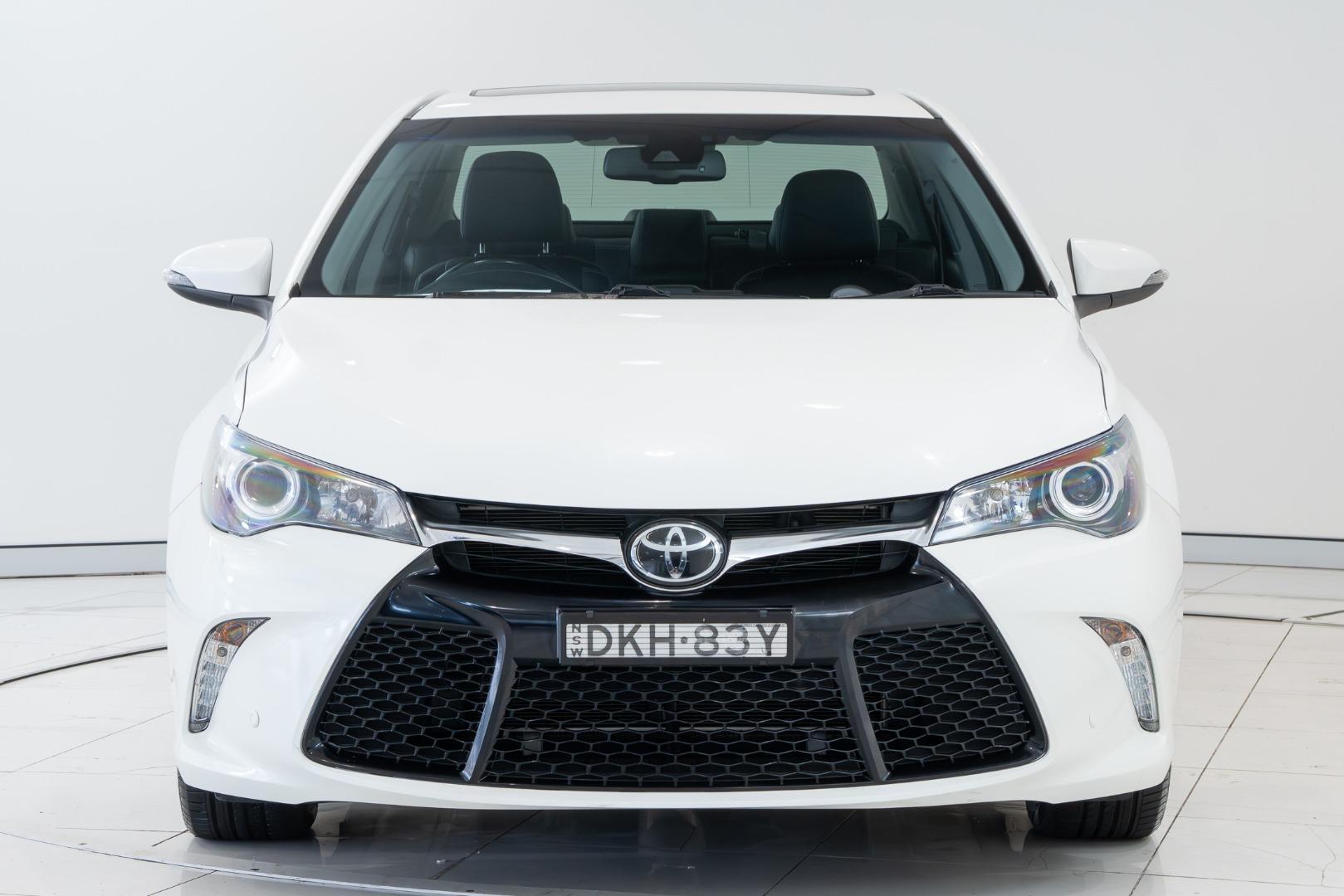 2016 Toyota Camry Atara SL in White