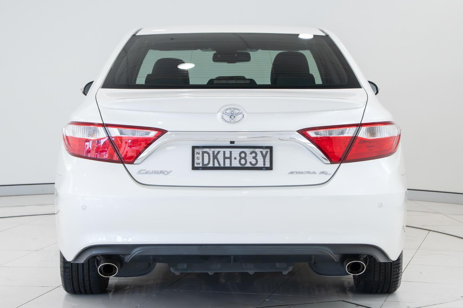 2016 Toyota Camry Atara SL in White