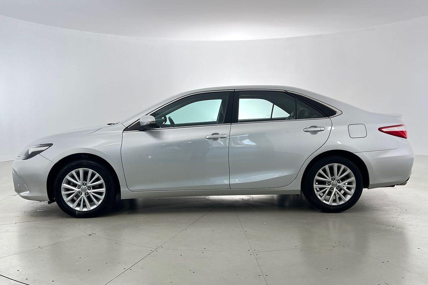 2016 Toyota Camry Atara SL in Silver