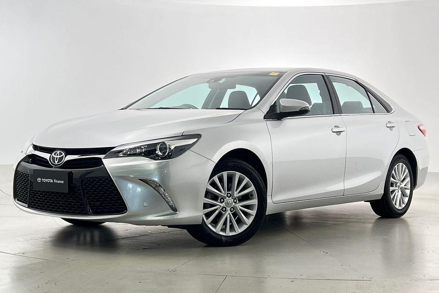 2016 Toyota Camry Atara SL in Silver