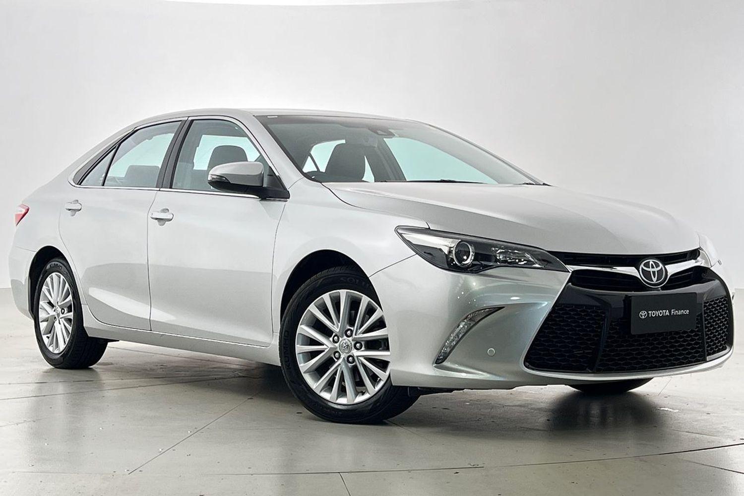 2016 Toyota Camry Atara SL in Silver