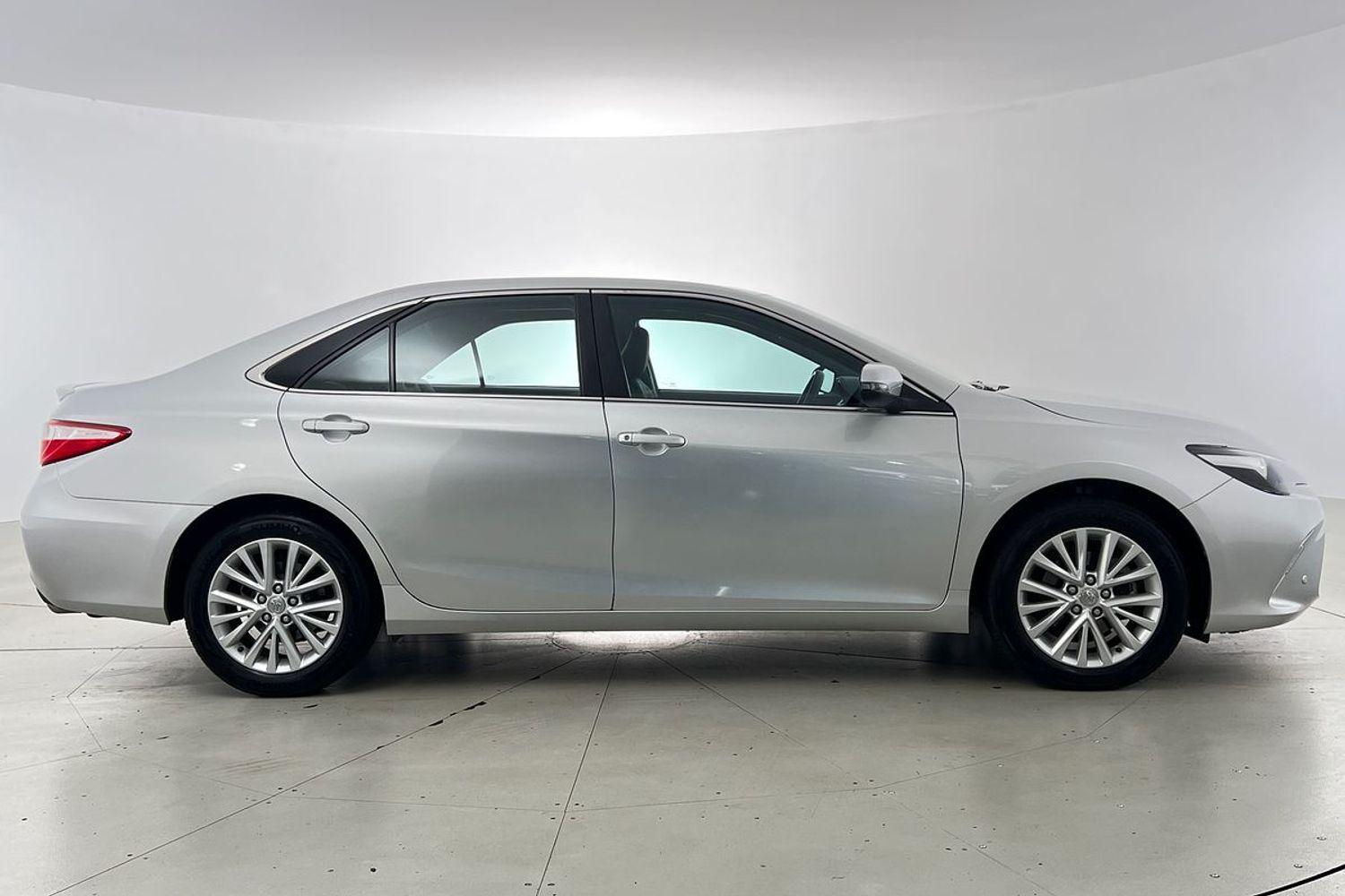 2016 Toyota Camry Atara SL in Silver