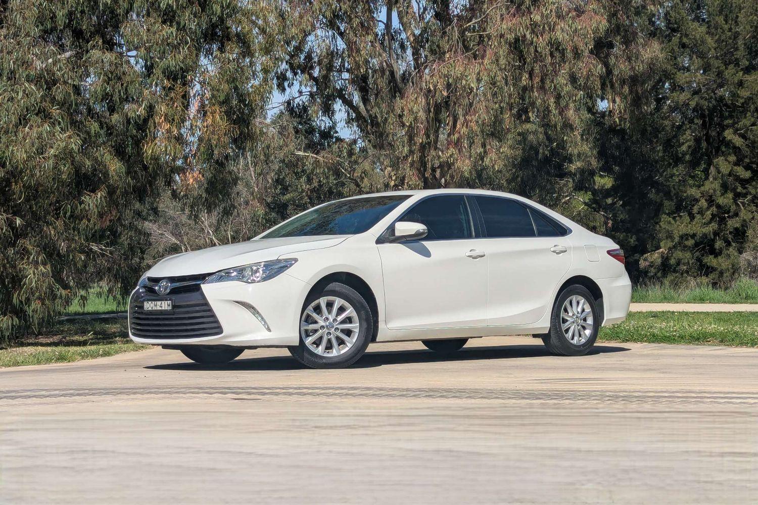 2017 Toyota Camry Altise in White