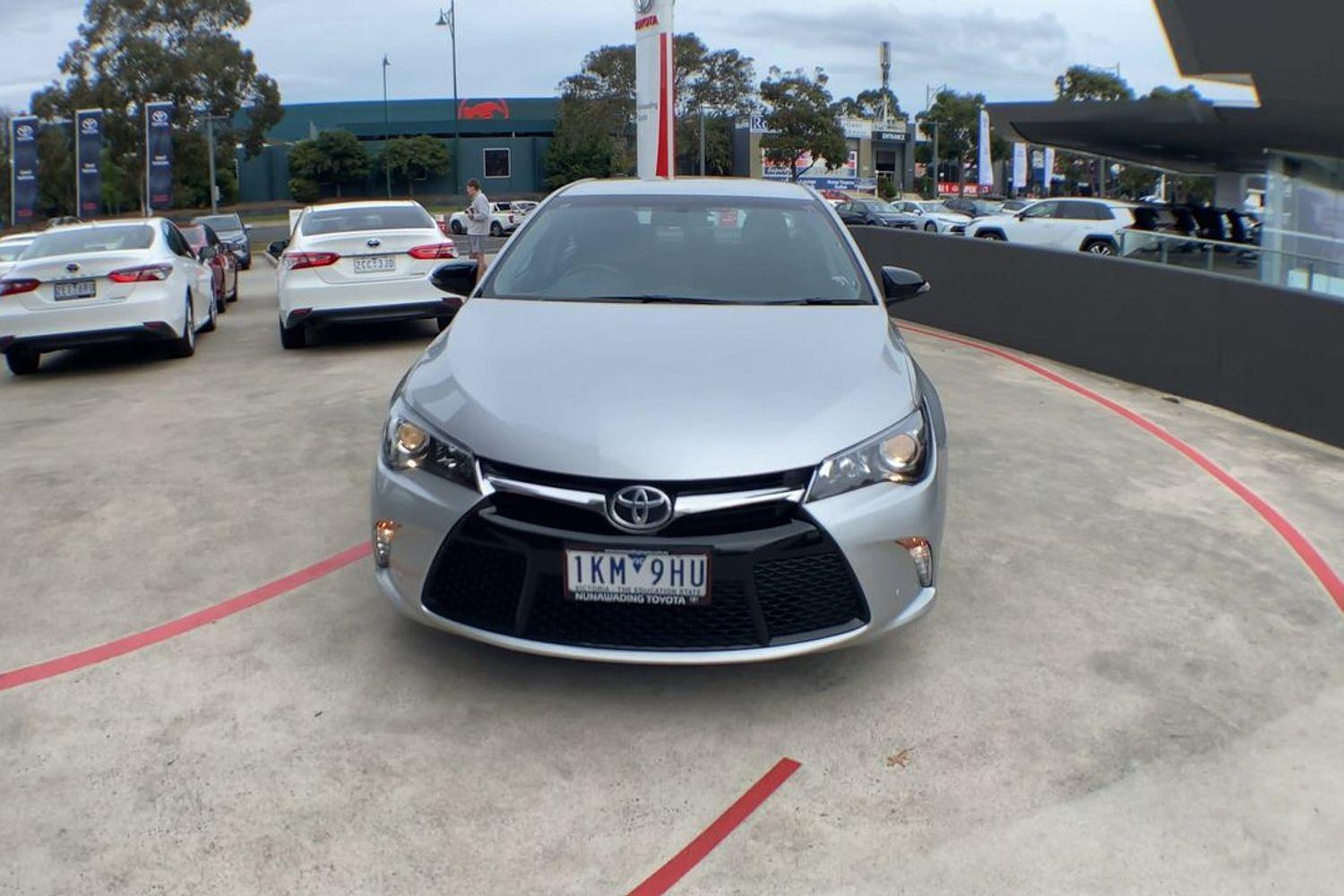 2017 Toyota Camry RZ in Silver