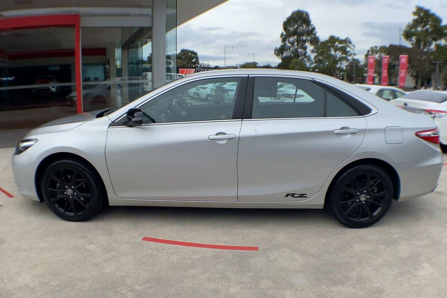 2017 Toyota Camry RZ in Silver