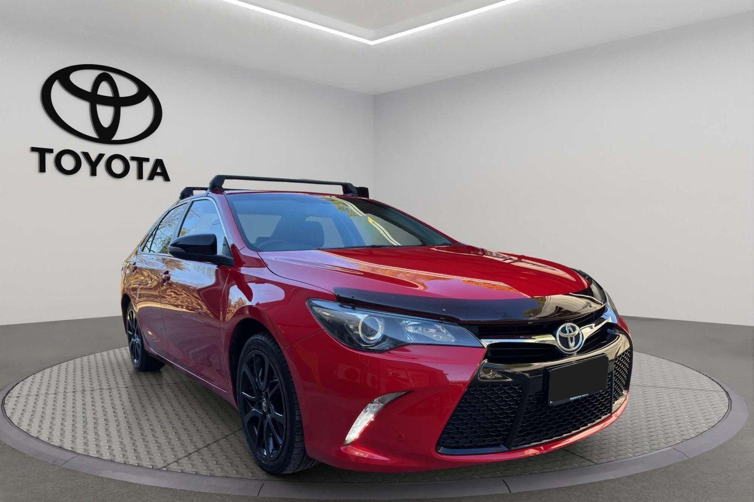 2017 Toyota Camry RZ in Red