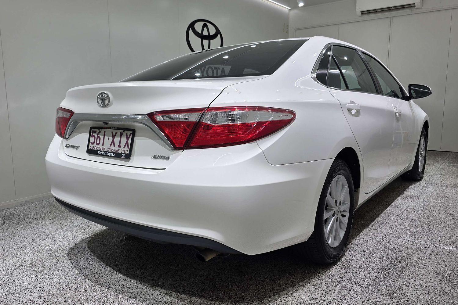 2016 Toyota Camry Altise in White
