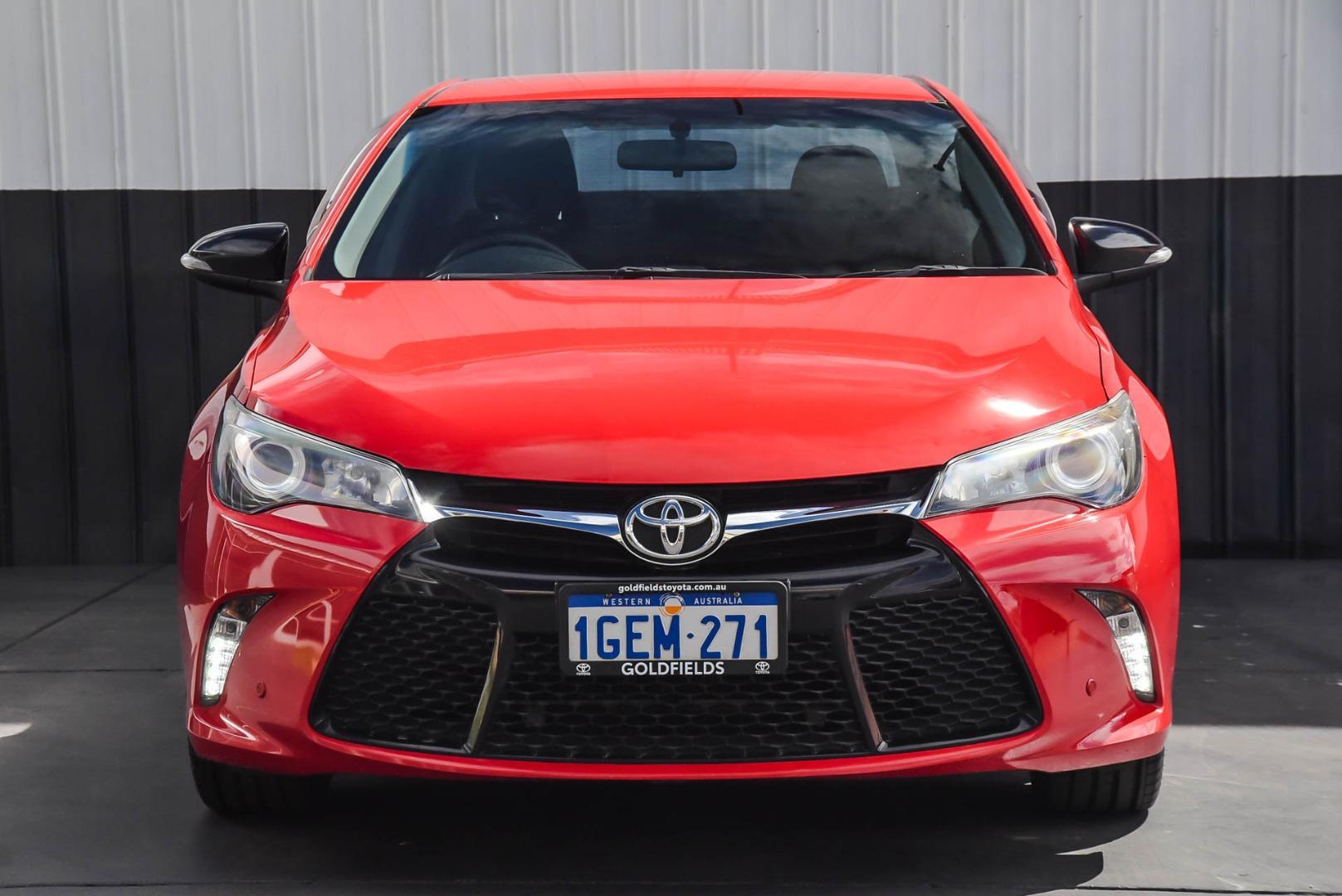 2016 Toyota Camry RZ in Red