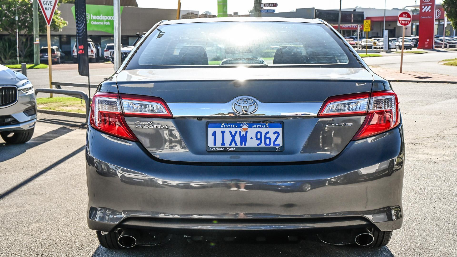 2013 Toyota Camry ATARA S in Silver