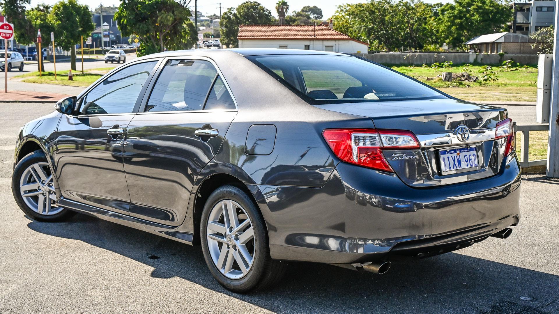 2013 Toyota Camry ATARA S in Silver