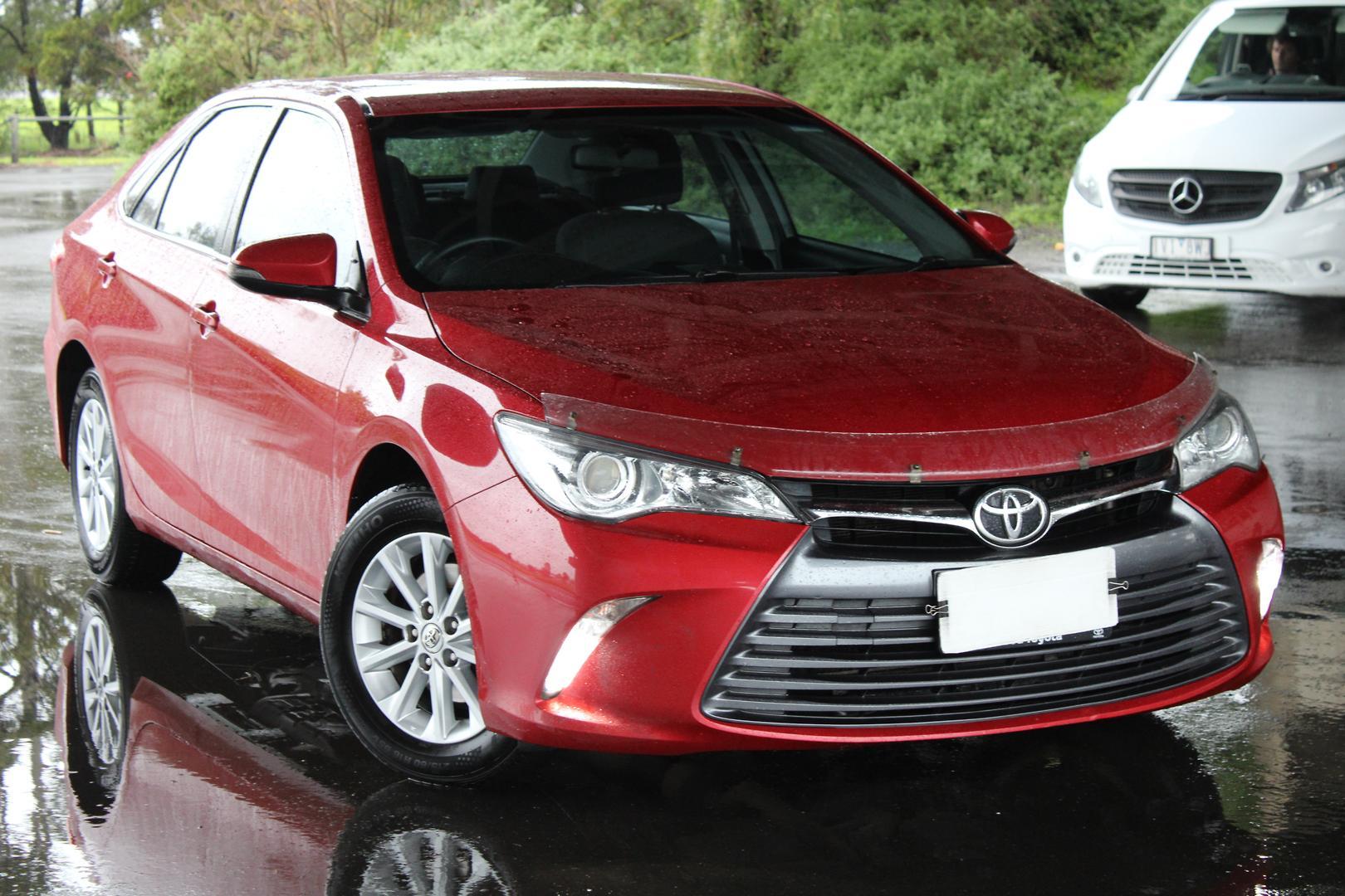 2015 Toyota Camry Altise in Red