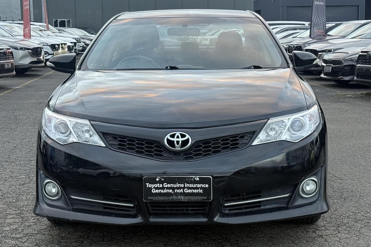 2011 Toyota Camry Atara S in Black