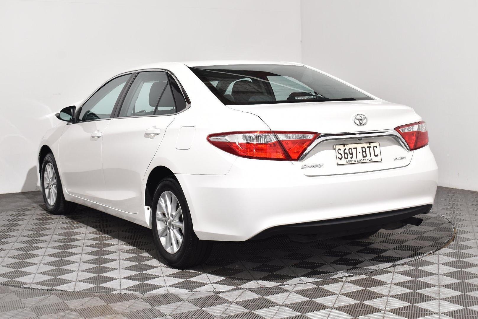 2016 Toyota Camry Altise in Diamond White