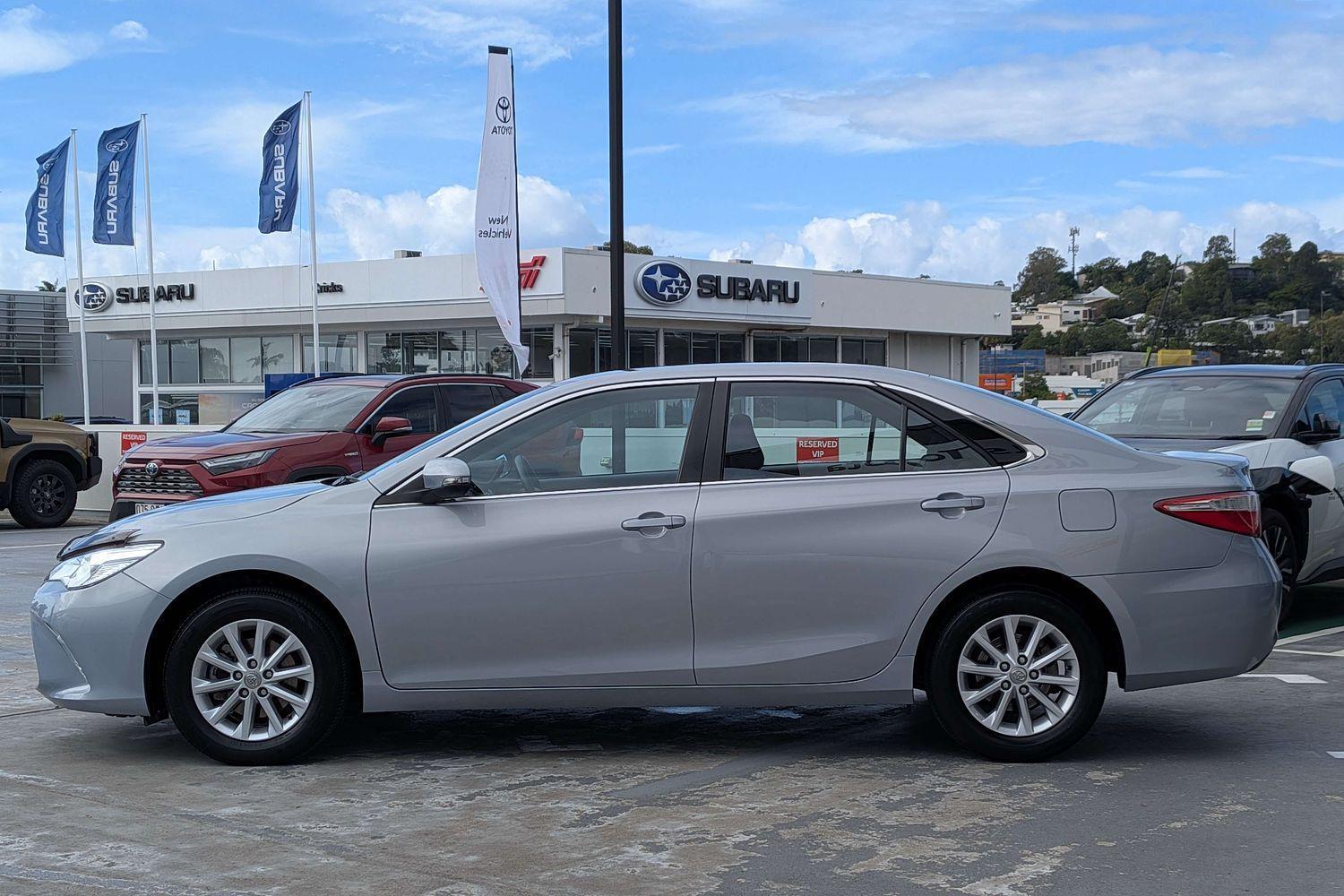 2017 Toyota Camry Altise in Blue